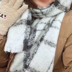 Soft woolen scarf